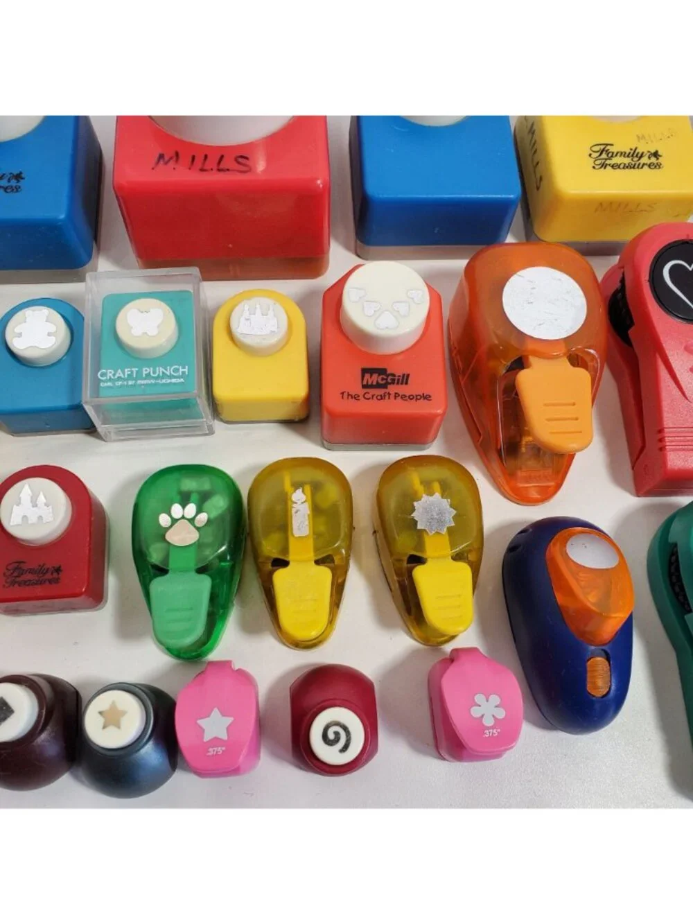 Paper Punch Lot 26 Craft Scrapbooking Bows Hearts Paws Flowers Tree Castle Stars